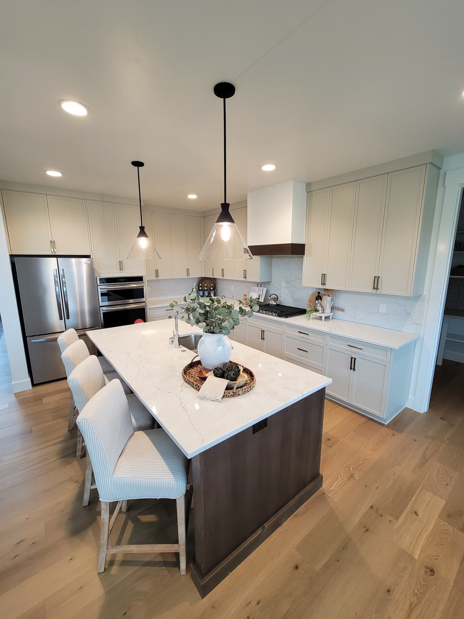 Custom kitchen cabinetry project 4