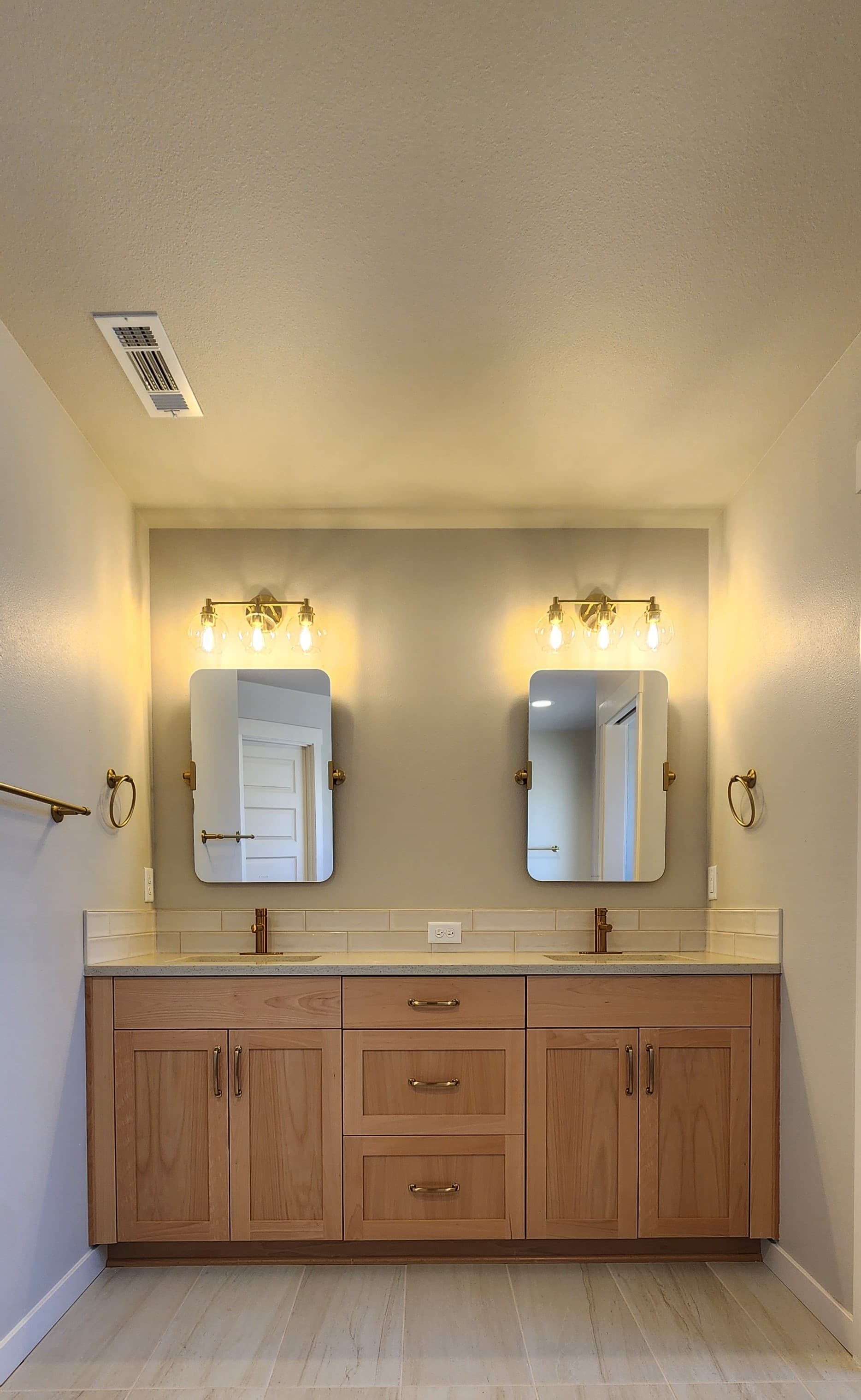 Custom bathroom vanity project 4